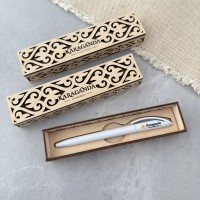 Ручка в деревянном футляре 