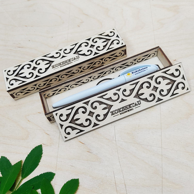 Ручка в деревянном футляре